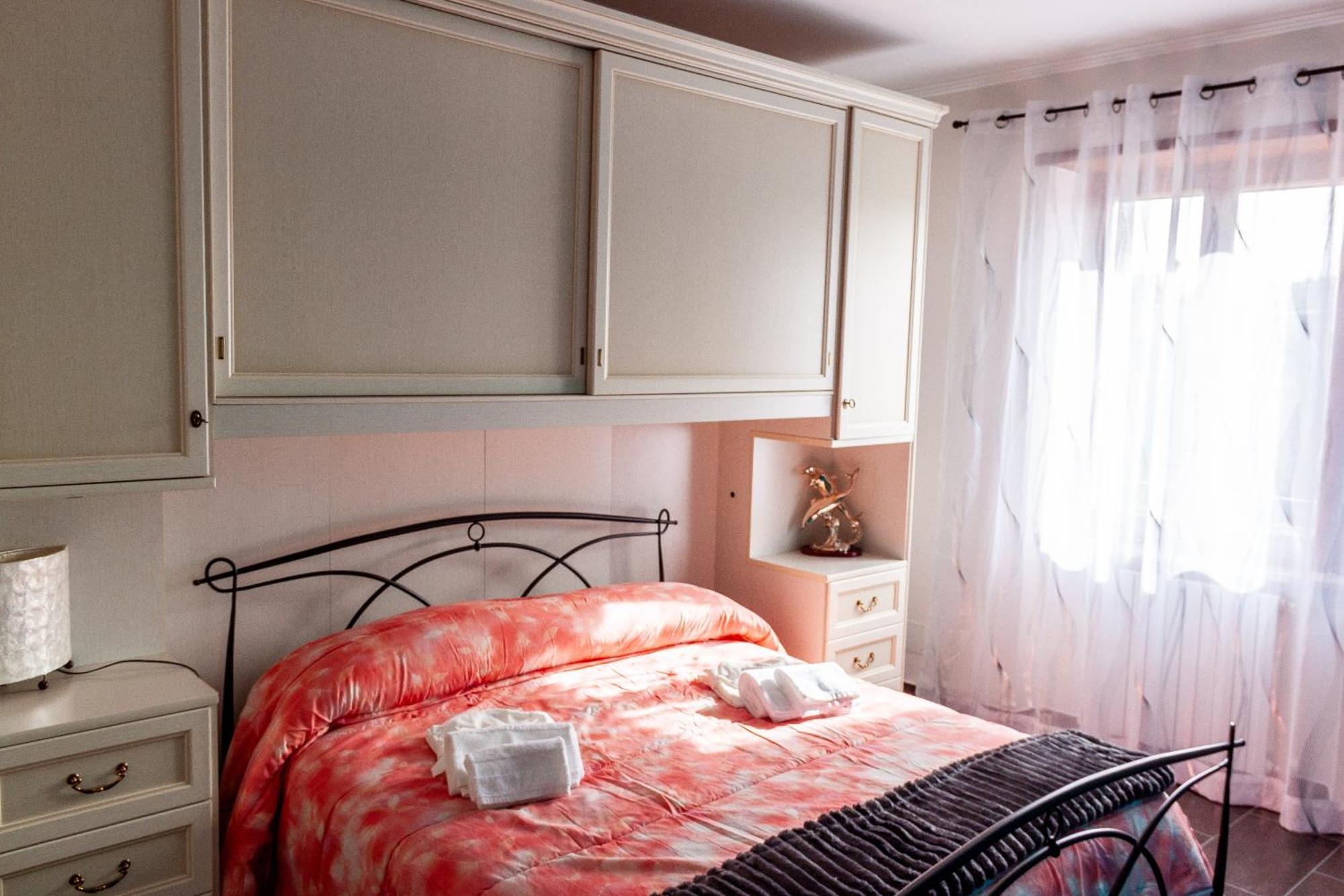 A Casa Di Marco Guesthouse - Apt Di Ciampino E Stazione Per Roma مارينو المظهر الخارجي الصورة