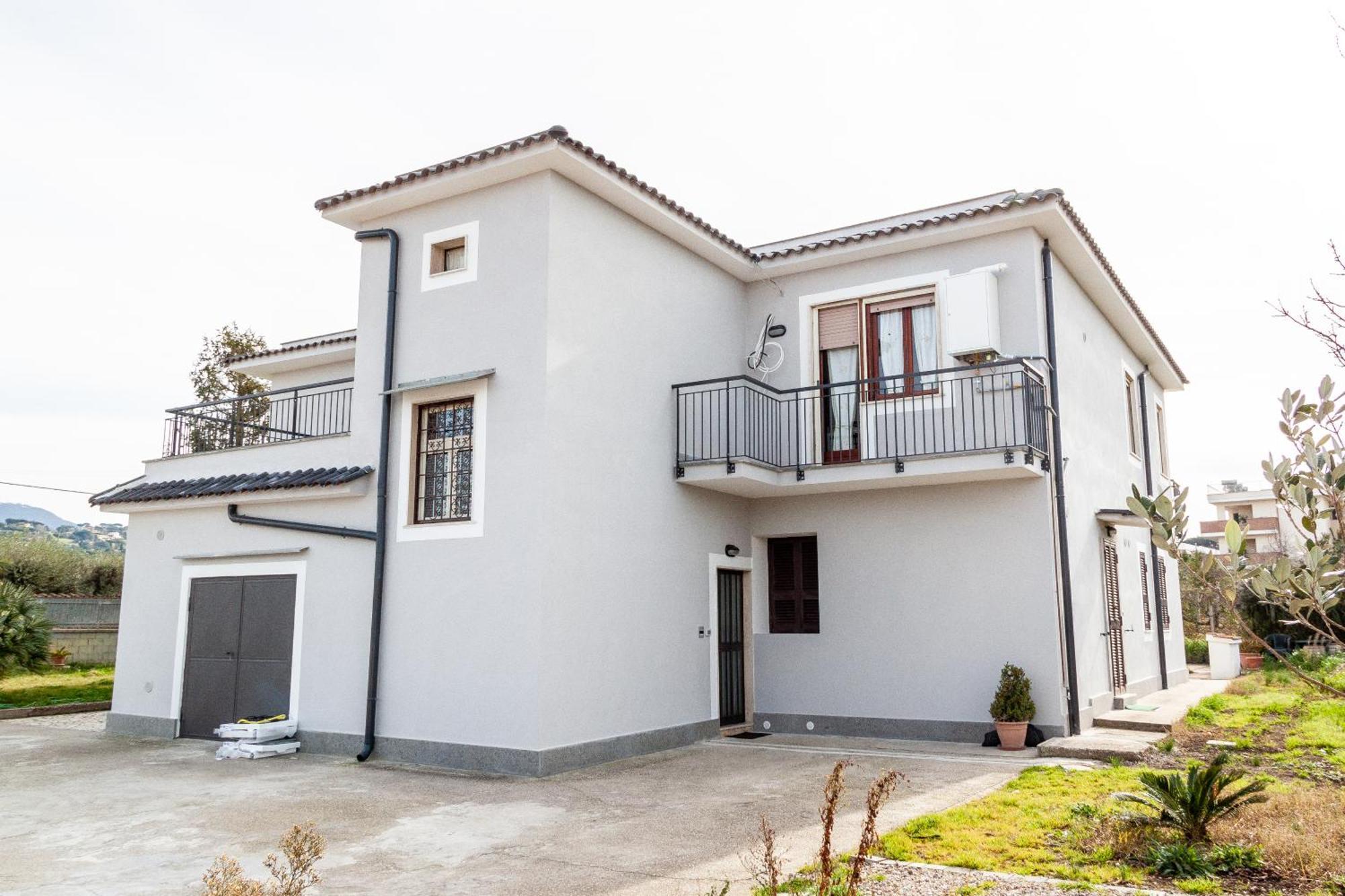 A Casa Di Marco Guesthouse - Apt Di Ciampino E Stazione Per Roma مارينو المظهر الخارجي الصورة